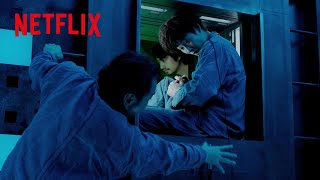 音を立てたら死ぬ部屋でうっかり音を出す岡田将生 | CUBE 一度入ったら、最後 | Netflix Japan