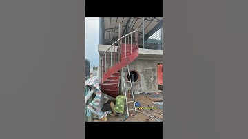 Cầu thang xoắn ốc bằng sắt ngoài trời giá rất rẻ, nhà chú Tuấn số 31 ngõ 100 Đội Cấn