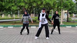 Download Lagu Hey Dj remix by CNCO ft Meghan Trinor, Sean Paul |Zumba MP3 Download Lagu Hey Dj remix by CNCO ft Meghan Trinor, Sean Paul |Zumba MP3