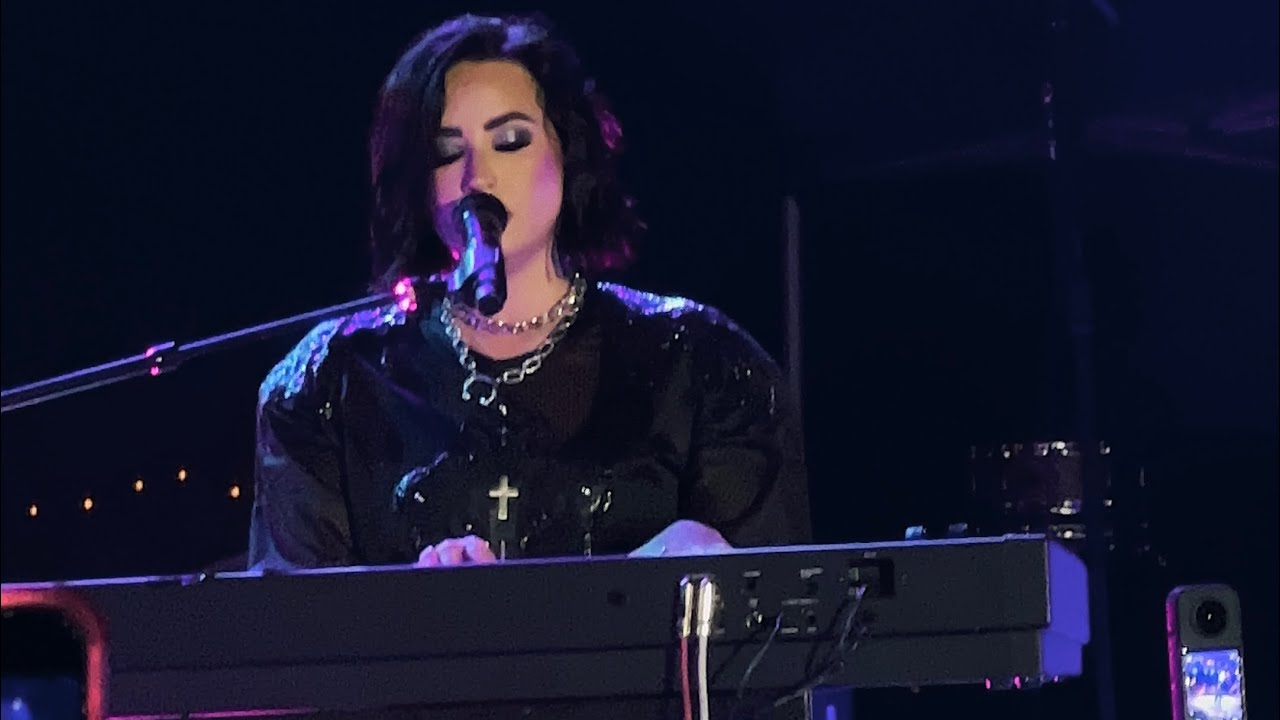 Demi Lovato — Skyscraper — The Stone Pony Summer Stage Asbury Park, NJ