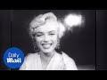 Archive newsreel announces the death of marilyn monroe in 62  daily mail