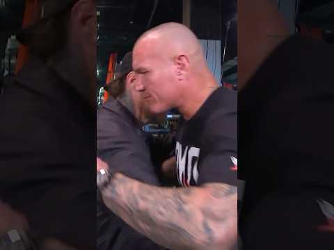 So glad to see things are all good between Randy Orton and Jelly Roll 🥹🫶 #SmackDown