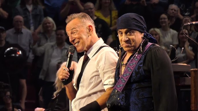 Twist and Shout by Bruce Springsteen Montreal October 31, 2024