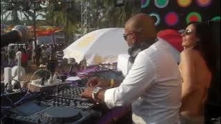 DJ Clement Dsouza @ Sunburn 2011