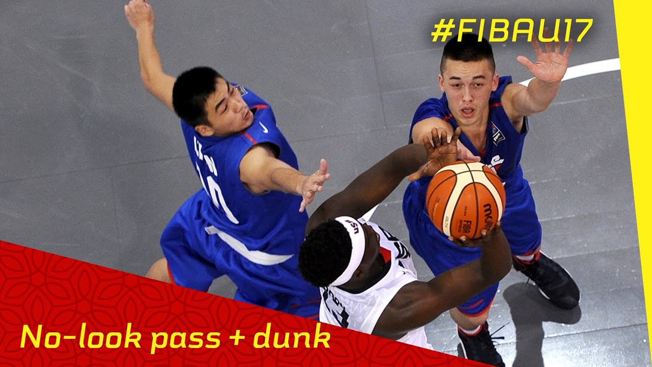 Smart's no-look pass finds Gordon for the two-handed slam!