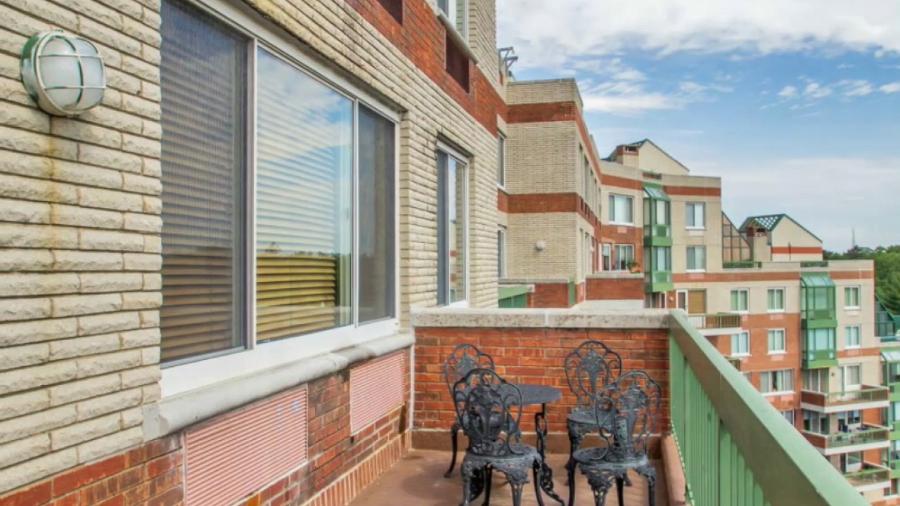 100 Hilton Avenue, Garden City, NY 11530