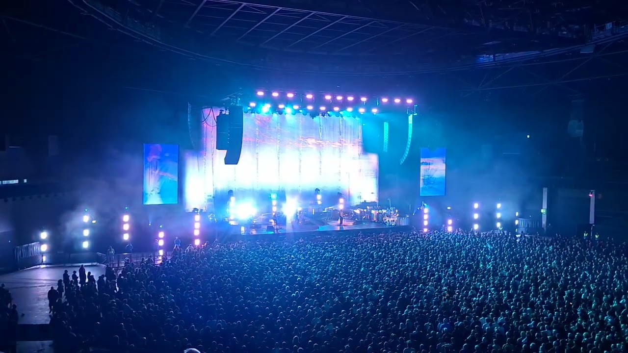 My Bloody Valentine - Come In Alone / Only Shallow, Glasgow Hydro, 27th Nov 2025