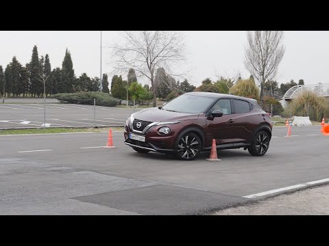 Nissan Juke 2020 - Maniobra de esquiva (moose test) y eslalon | km77.com