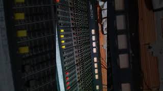mesa de som yamaha mc series mixing console 2404
