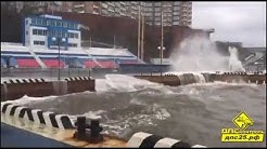 Бушующее море