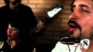 Video thumbnail of "La Pequeña Revancha "Razones Para Cantar" en vivo - #SesionesEnÑ / Rock en Ñ"