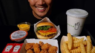 ASMR SHAKE SHACK SHACKBURGER CHICKEN BITES CHEESE SAUCE FRIES VANILLA SHAKE MUKBANG EATING SHOW screenshot 2