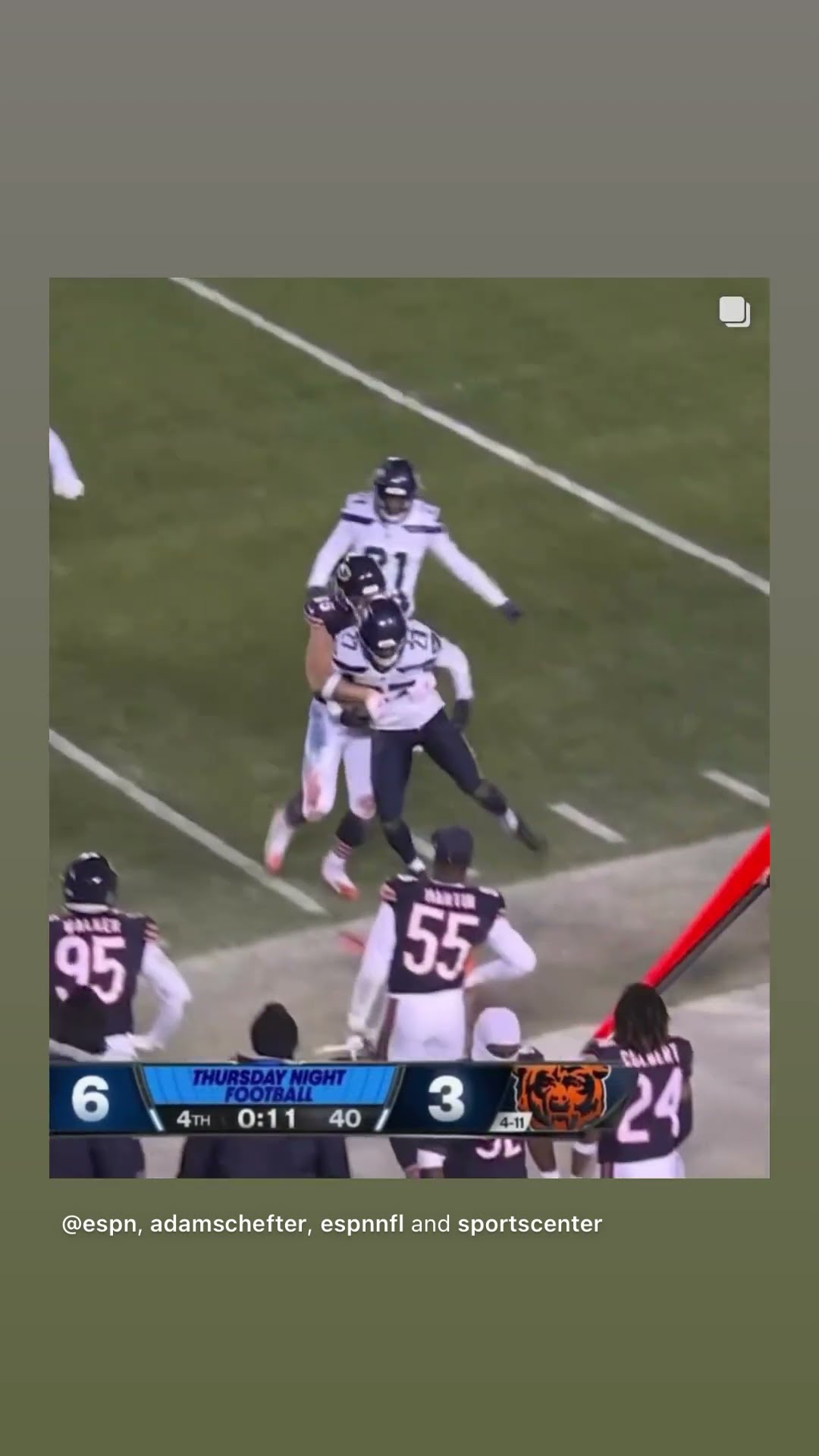 With the game on the line #hoodnews #calebwilliams #chicagobears #seahawks #football #omg #how #wow