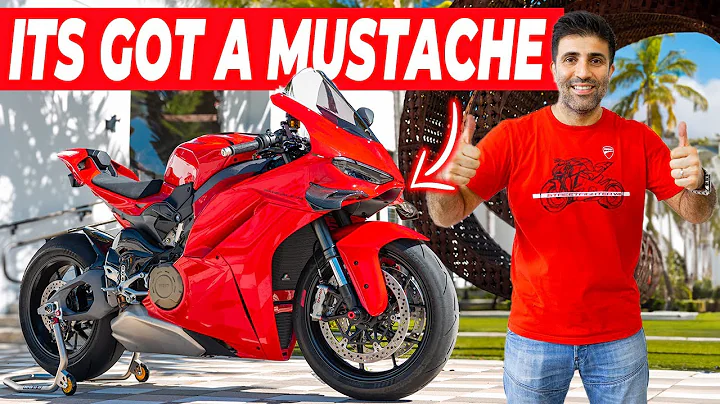 HOW Carbon Fiber CHANGED The Look of our 2025 Panigale V4!?!