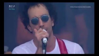 Albert Hammond Jr Performs (Back to The) 101 at Lollapalooza Brazil 2016