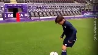 A kid show ball control #cristianoronaldo