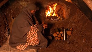 Learn to Build a survival shelter with cozy fireplace inside in the wild nature.Cooking. ASMR