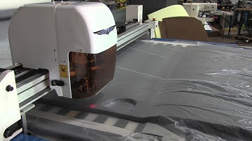 AUTOMATIC FABRIC CUTTING MACHINE