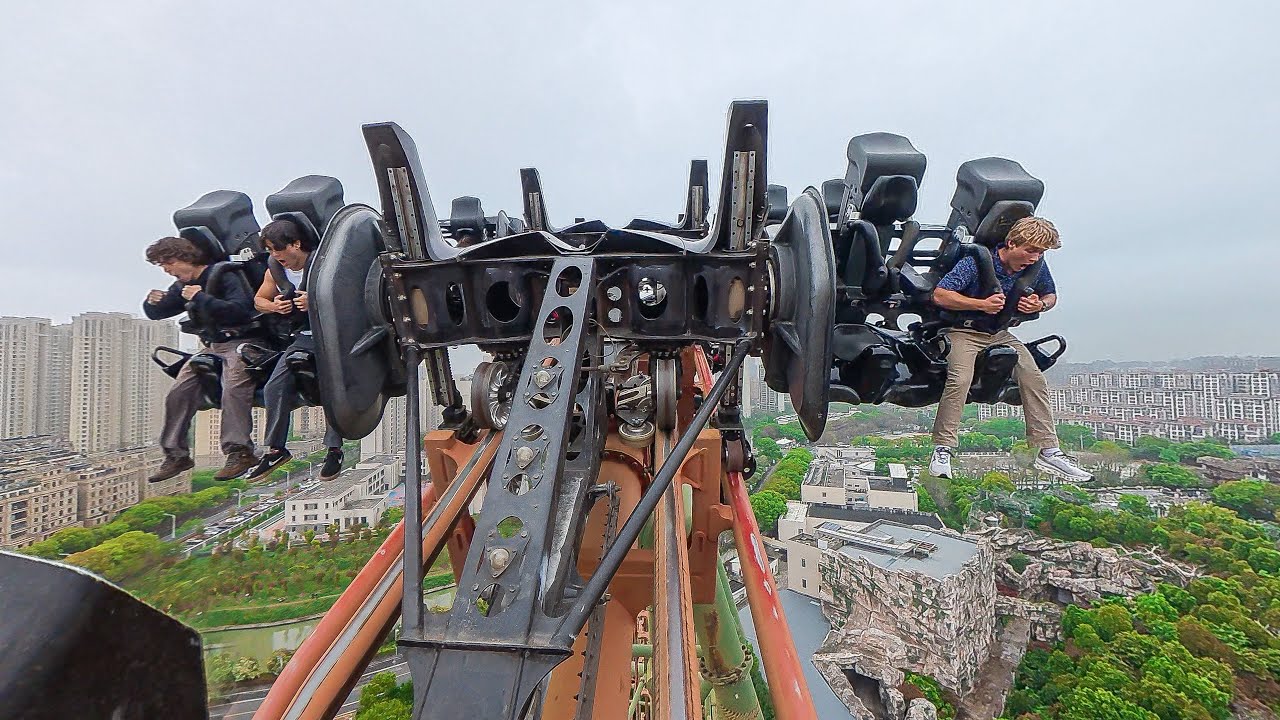 Dinoconda Rollercoaster @ China Dinosaurs Park