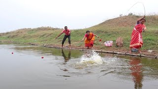 Fishing Video || Three skilled fishermen are fishing with hooks in the village pond || Fish hunting