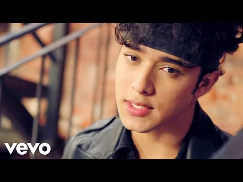 CNCO - Fiesta en Mi Casa (Official Video)