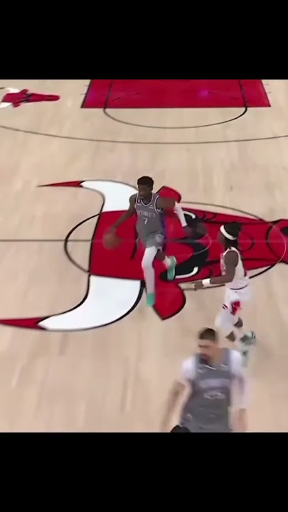 Chimezie Metu throws a hammer #shorts #dunks