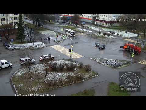 Videó: A Tikhvin Közelében Lévő Pusztában Találtak Egy 100 éves Remetet, Aki Nem Beszél Oroszul. Alternatív Nézet