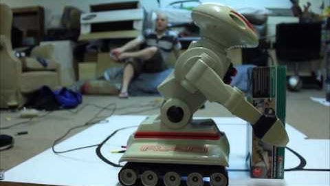 Line Follower Robot with Robotic Arms (programmed with Arduino)