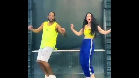 Thumbnail of Koi Kahe Kehta Rahe ( Dance Cover ) Aamir Khan Preeti Zinta Melvin Louis Sandeepa Dhar #shorts