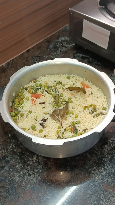 white brinji recipe🥕👌😋 #shorts#shortsfeed#shortstamil#trendingshorts#shorsviral#vegbriyani#cooking