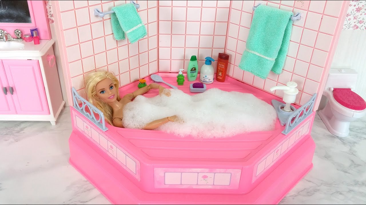 Barbie Pink Bathroom Evening routine Barbie Bunkbed Bedroom باربي دمية