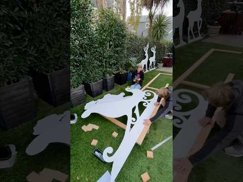 طرز تهیه سورتمه بابانوئل در اندازه واقعی الگو در فروشگاه  من موجود است