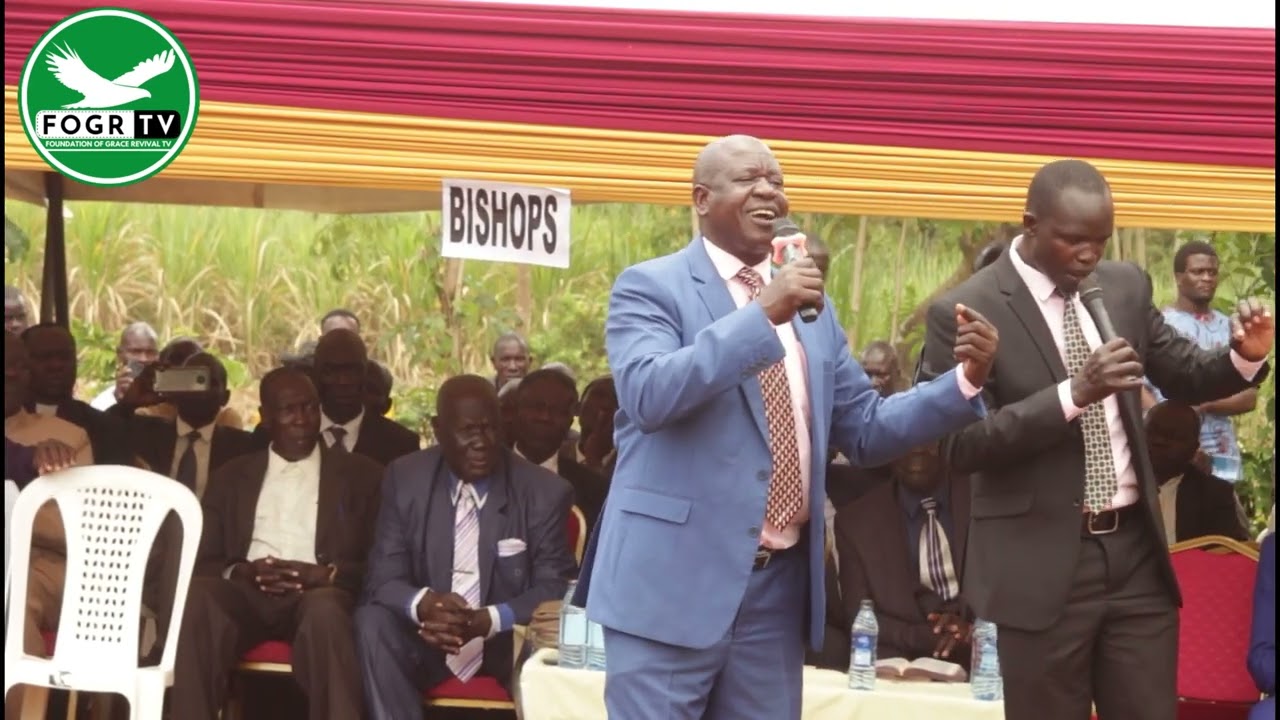 BSP :JOHN ODONGO AUCH : MINISTERING AT JOSEPH OGALLO ABUORO BURIAL IN RONGO KAMAGAMBO