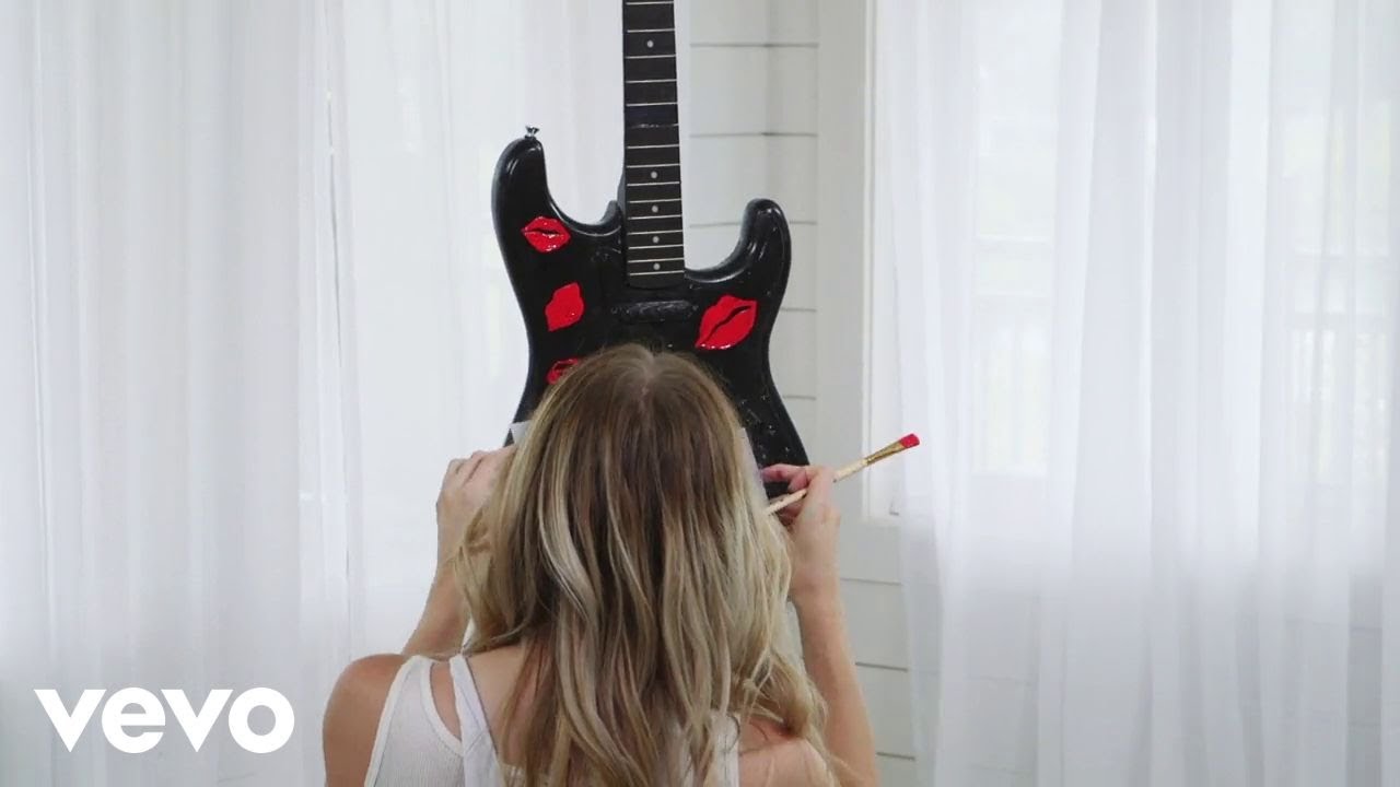 Lindsay Ell - Always Kiss The Girl (Official Audio)