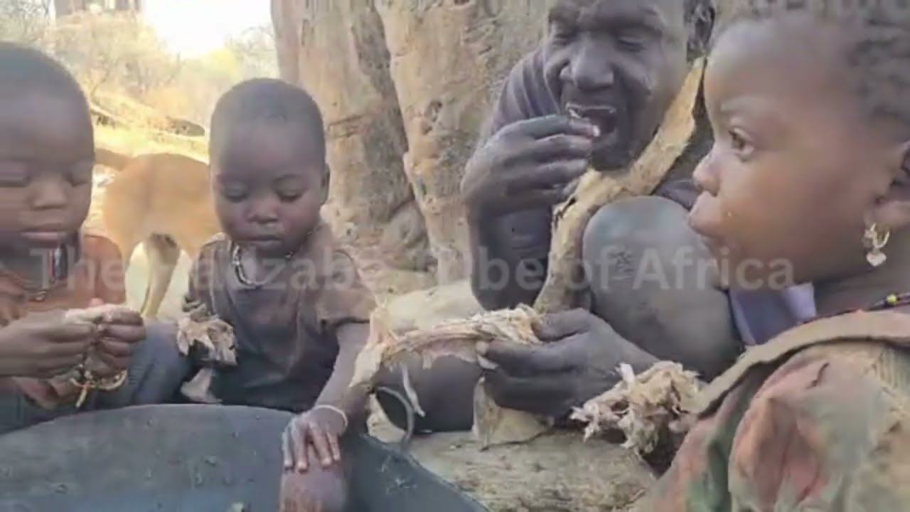 Simple Life. Pure Nature. Real Happiness.Panda Tsipty Tuyetuye enjoy#food #villagelife #cooking