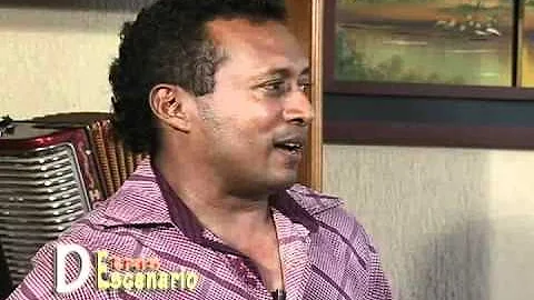 WILLIAM TORRES DETRAS DE ESCENARIO