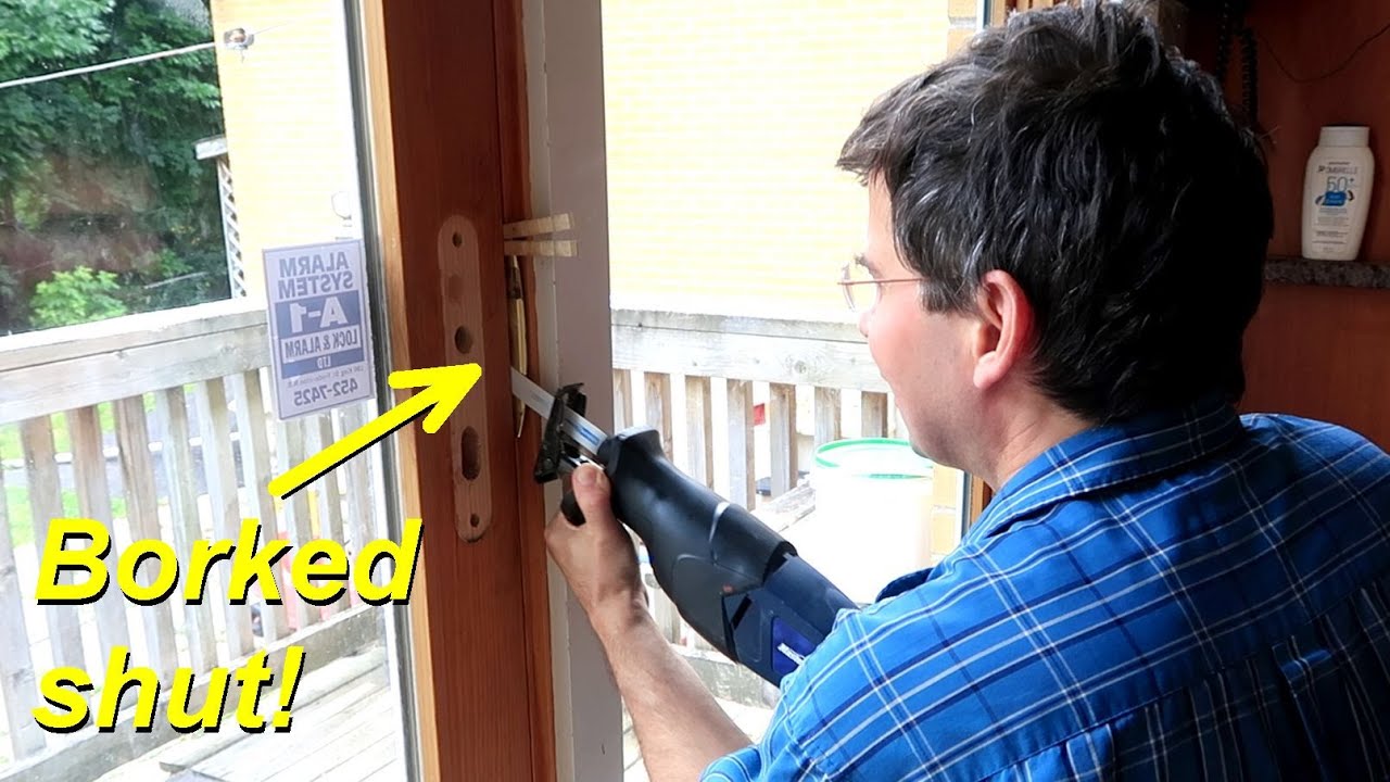 Мне пришлось спилить засов