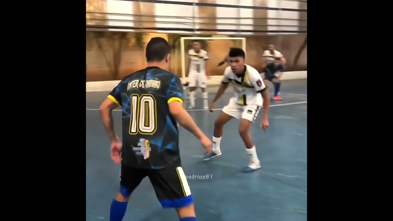 DRIBLES pra vc APRENDER no FUTSAL 