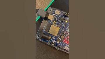 🔥 #arduino UNO R4 #unboxing queríamos probarlo y es una belleza!! #programming #makers #electronics