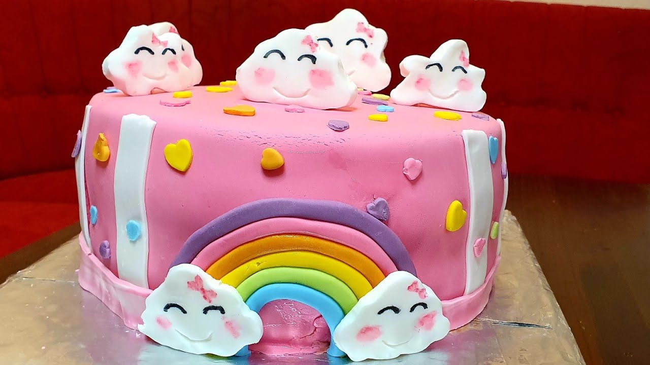 Торта с облачета и дъга-шоколадови блатове с крем маскарпоне,банани и ягоди.Cake clouds and rainbow