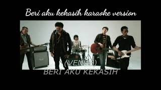 Venue Band - Beri Aku Kekasih Official Karaoke Version