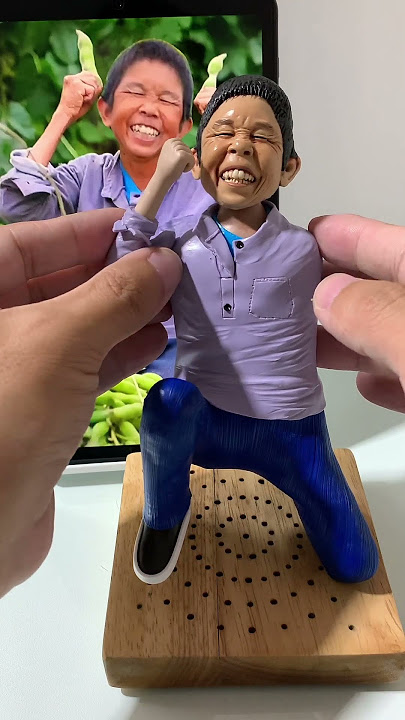 Handmade. An old child picks edamame. After harvesting edamame, blanch it and cook it with spicy ma