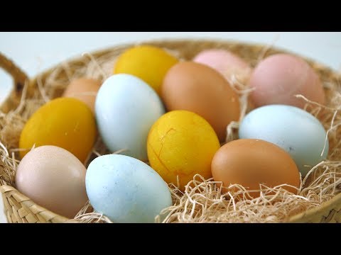 Make Naturally-Dyed Easter Eggs