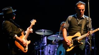 none but the brave bruce springsteen chacago screenshot 4