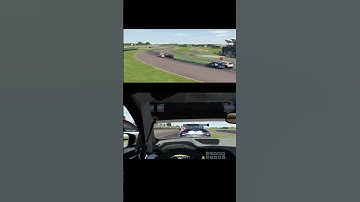 Surviving BTCC T1 carnage at Thruxton #shorts #simracing #rfactor2