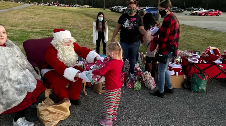 Jennifer Blakely   TX DickinsonHS Parade Christmas...