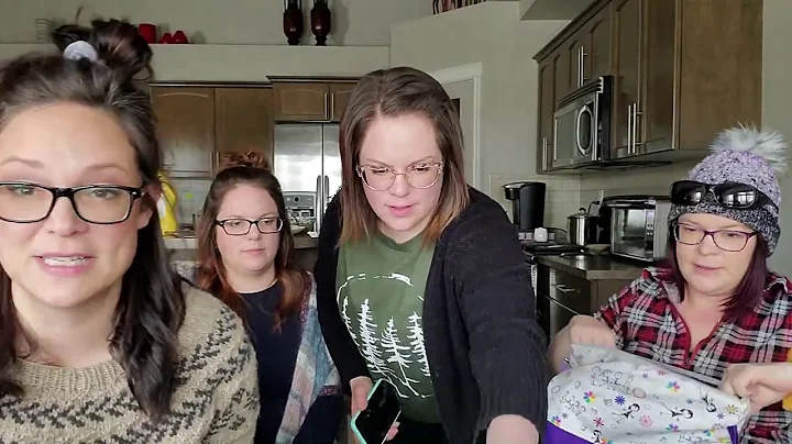 Cozy Up Knits Episode 179: Nina's Back!!!!  I mean...