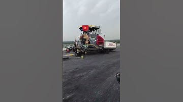 Cận cảnh cầu rạch miễu 2 đang thảm nhựa nhịp chính