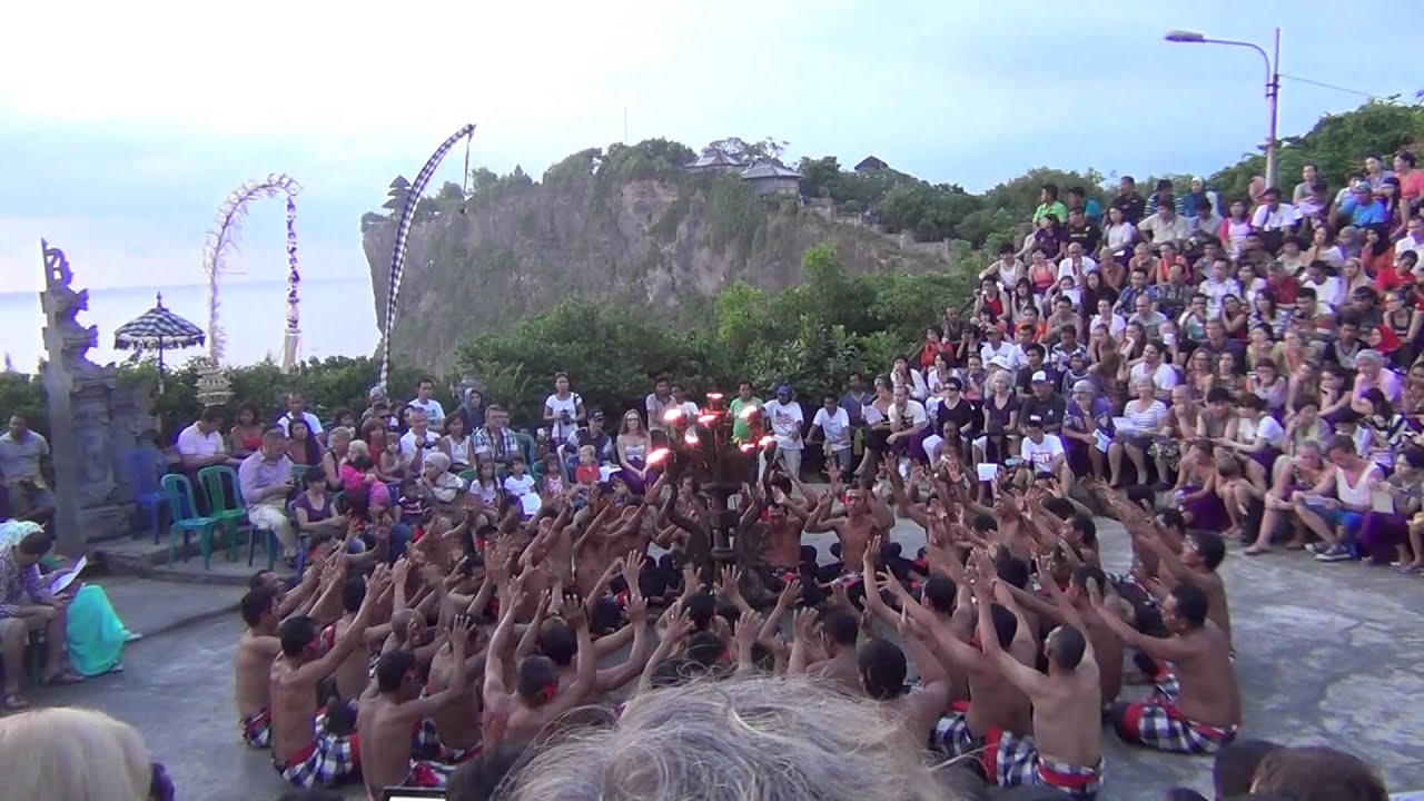 バリ島 ウルワツ寺院のケチャックダンス ケチャ 笑いもあり 見ていて楽しめました Youtube バリ島 ウルワツ寺院のケチャックダンス ケチャ 笑いもあり 見ていて楽しめました Youtube