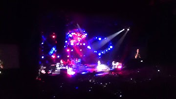 Example Midnight Run live in 02 Dublin 21st February 2013